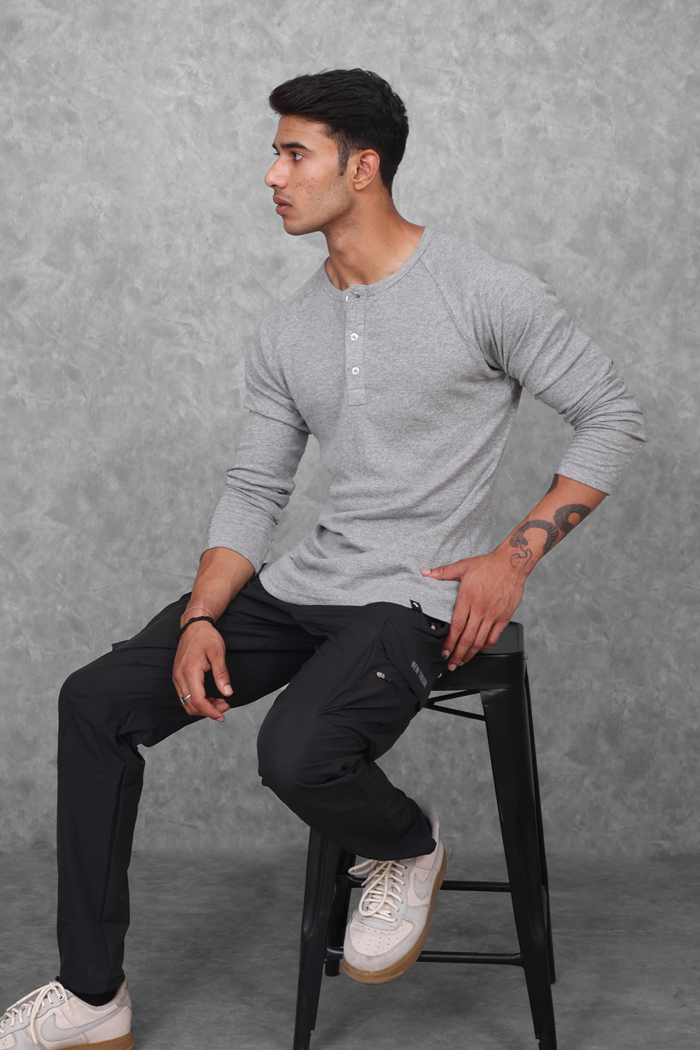 Muscle Up- Ribbed Henley T-shirts - Grey