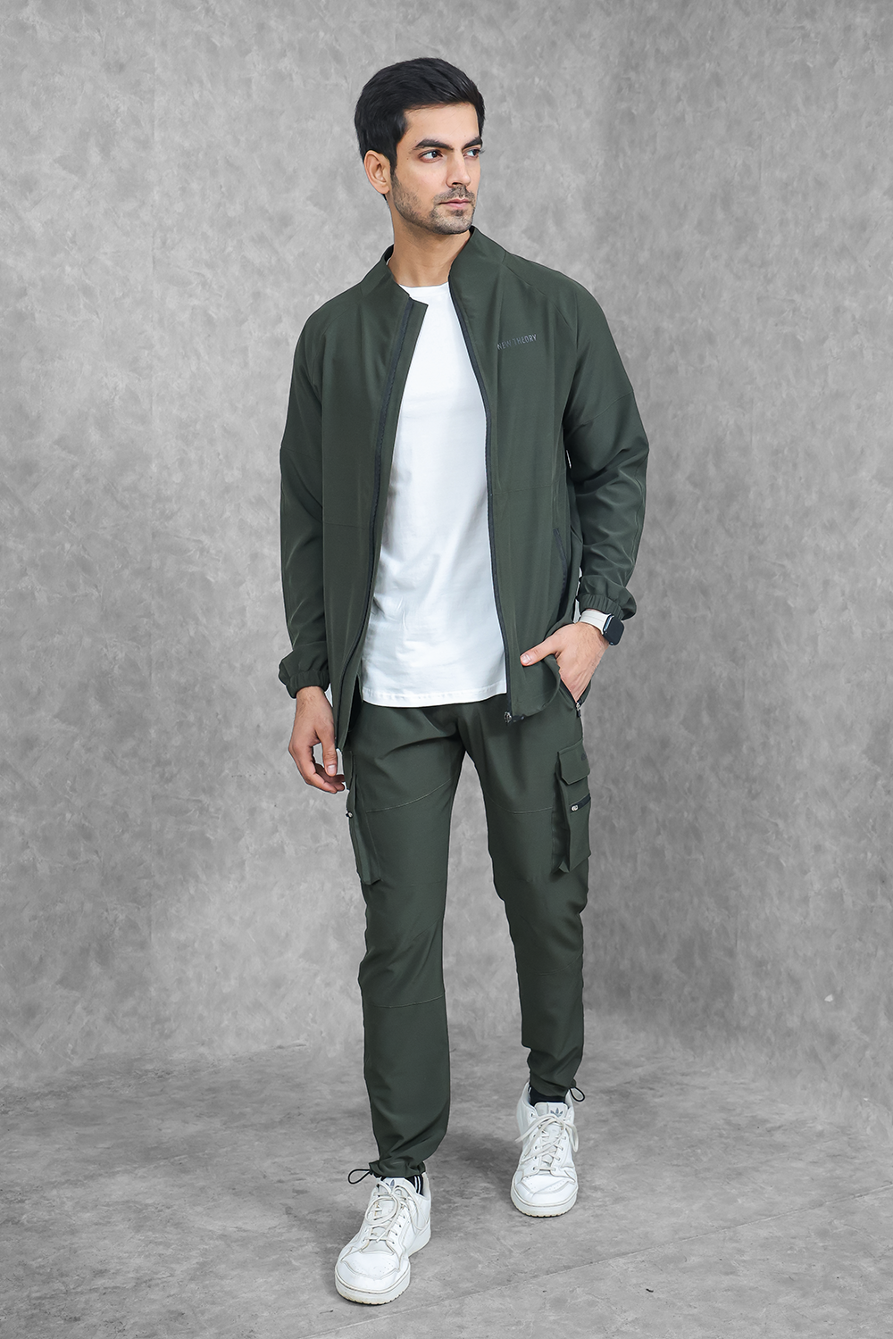 Impact Woven Cargo Tracksuit - Olive