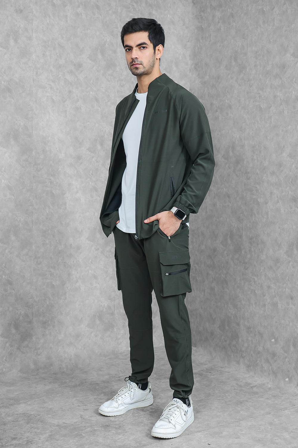 Impact Woven Cargo Tracksuit - Olive