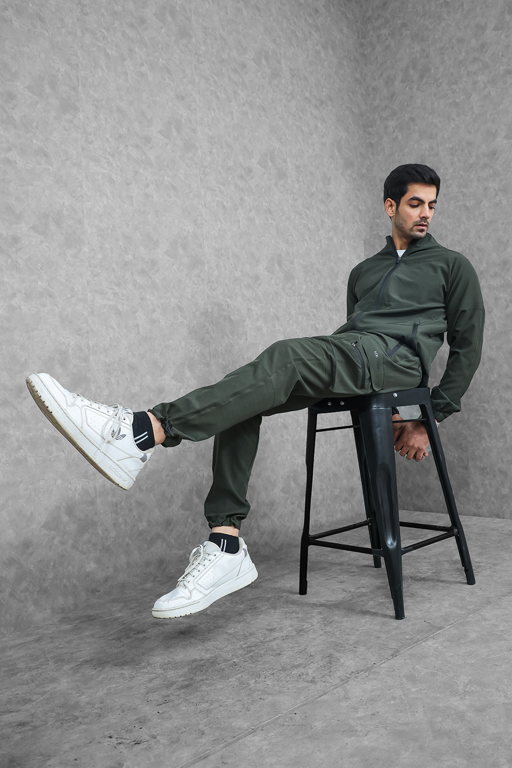 Impact Woven Cargo Tracksuit - Olive