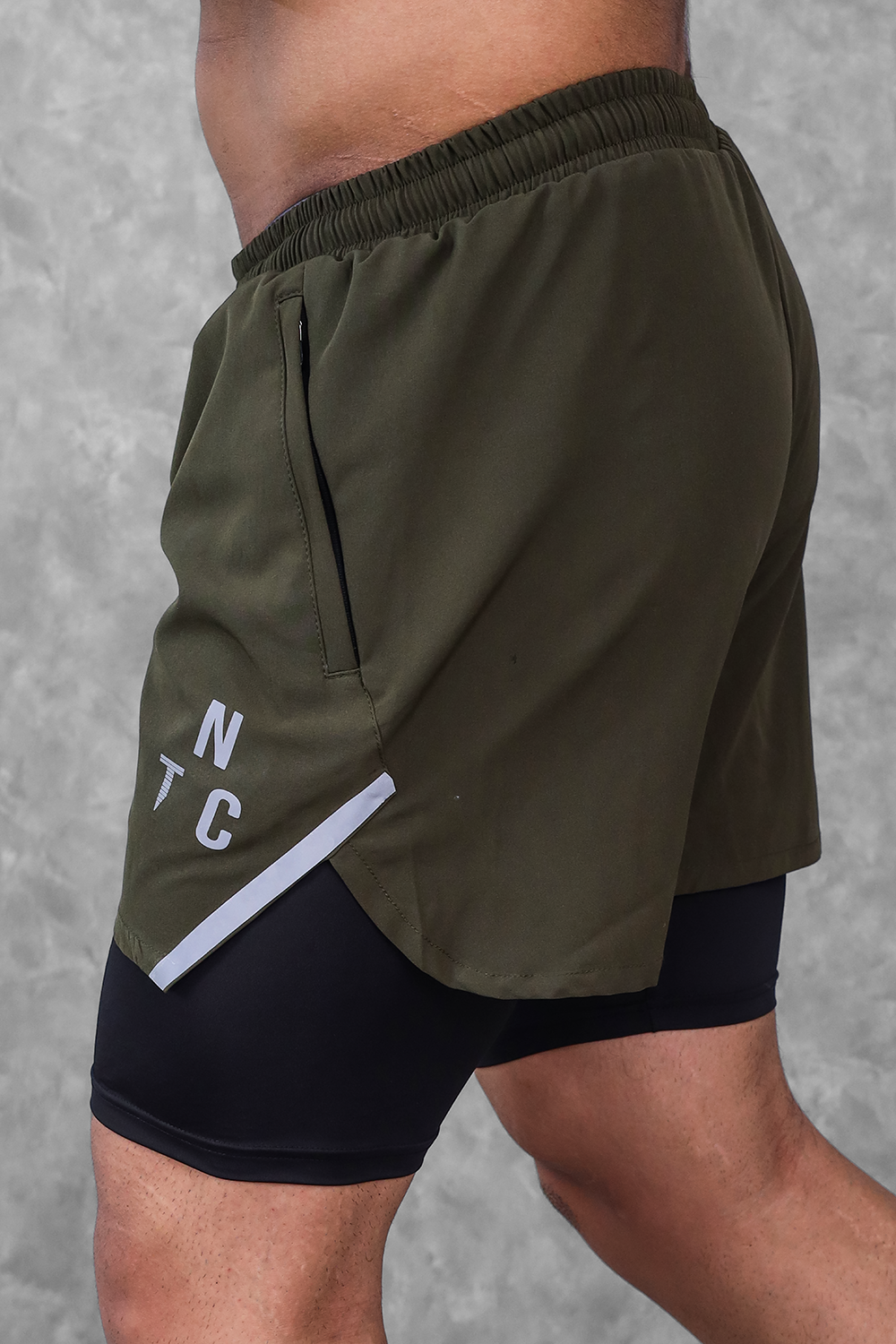 Critical performance Shorts 5 Inch  - Olive