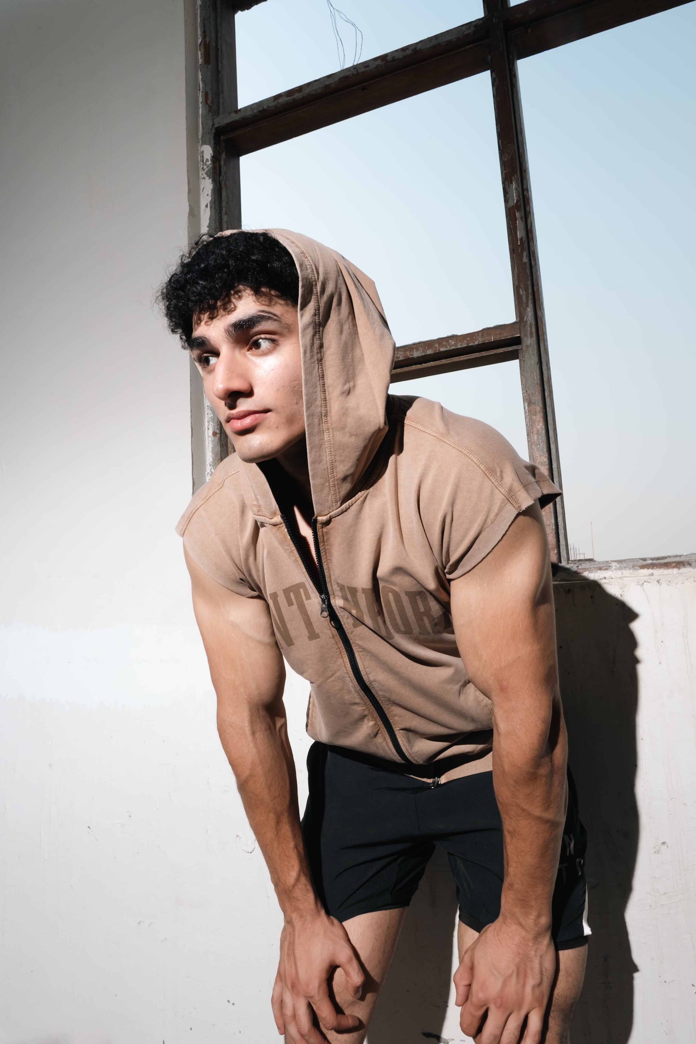 Carbon Straight Leg Pant - Black & Washed Sleeveless Zip Hoodie Mocha Brown